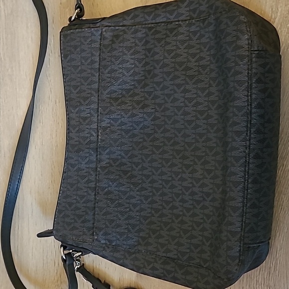 Michael Kors black shoulder bag - Picture 5 of 12